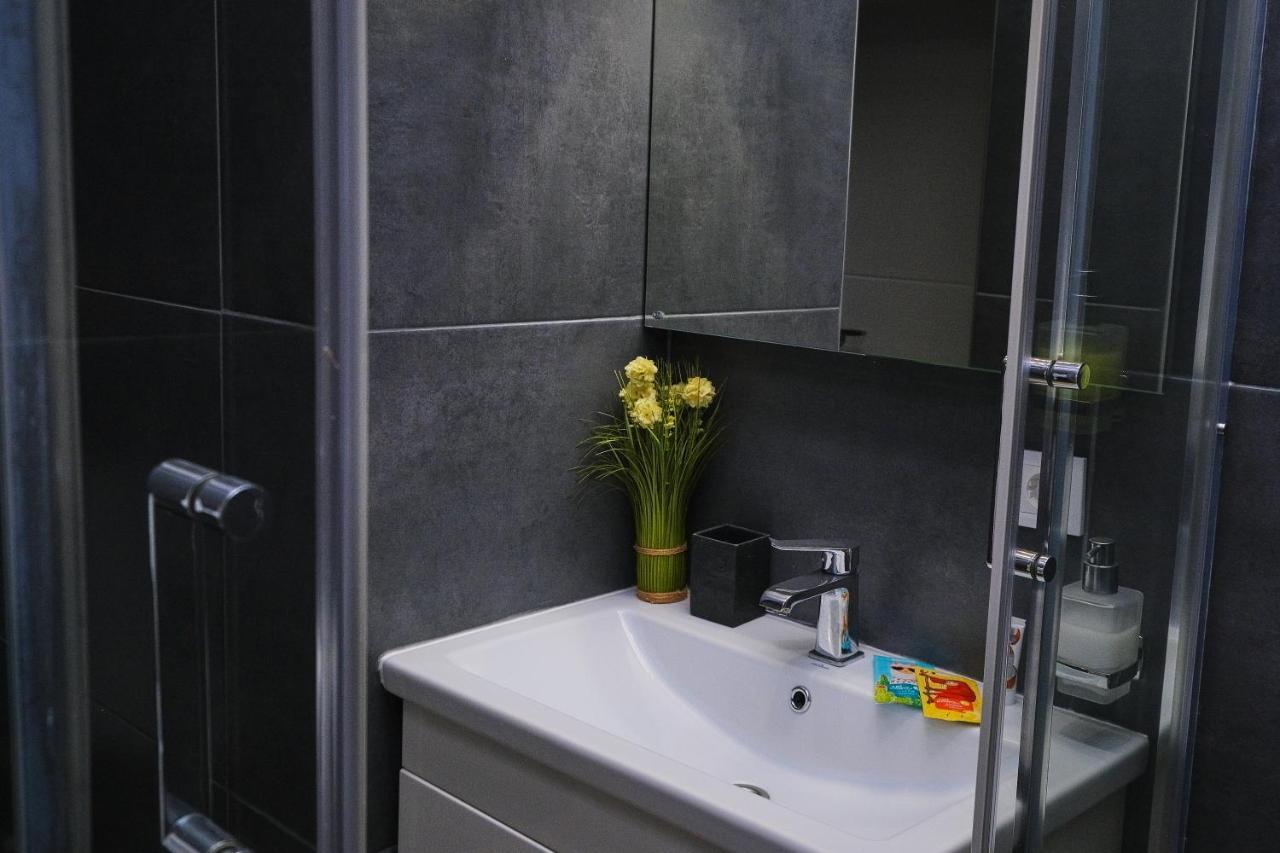 Central Apartments Одеса Екстериор снимка